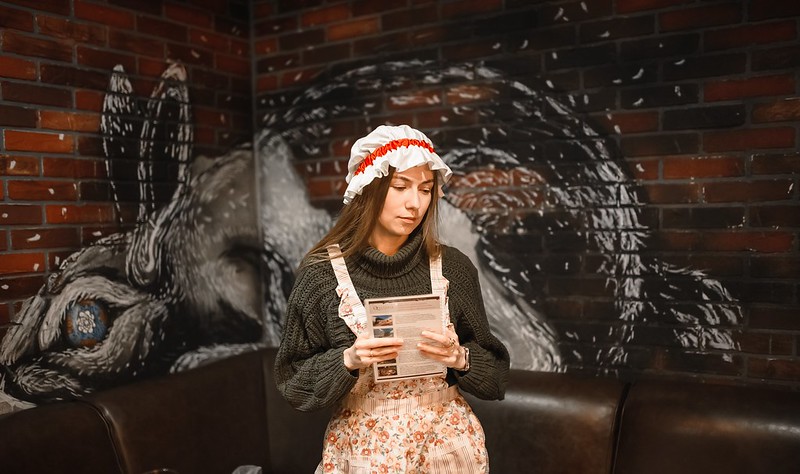 Выездные квесты на Международный женский день: организаторы проводят игру в школе Naberezhnye Chelny