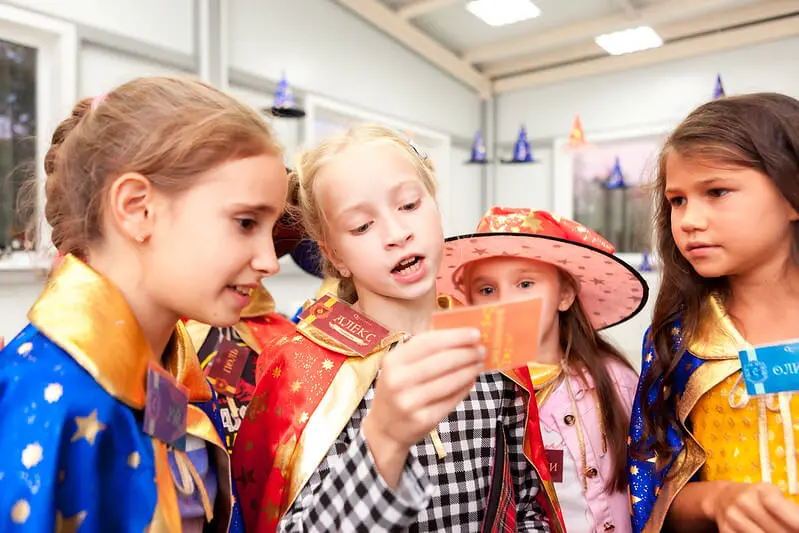 Новый год в Набережных Челнах глазами школьников: квесты, игры и секреты организации